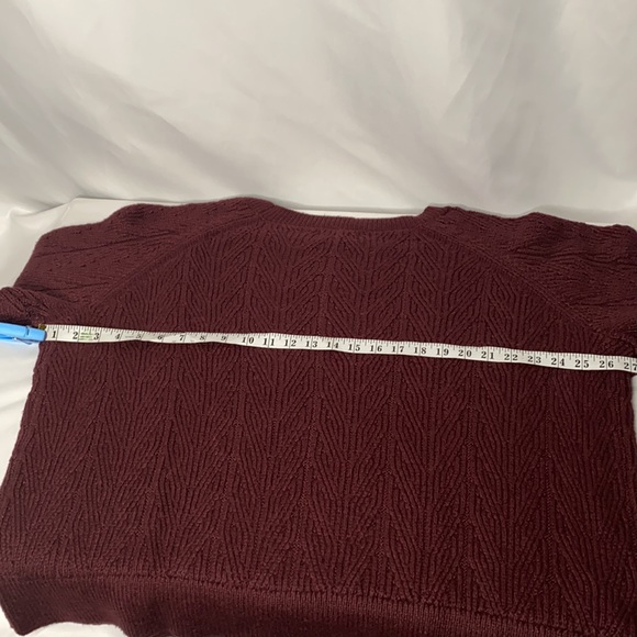 Lightweight Cable-Knit Sweater for Women - Picture 9 of 9